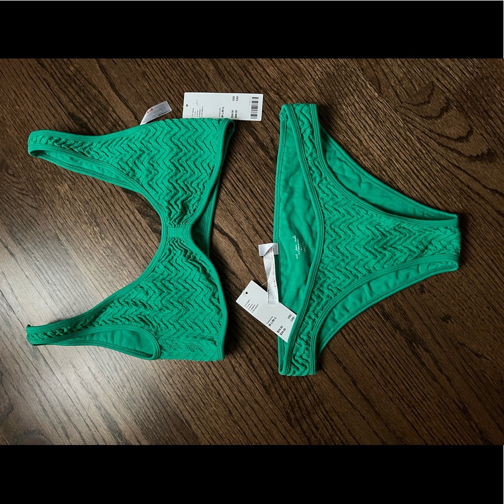 Green bikini size M\L Urban outfitters brand new with tags
